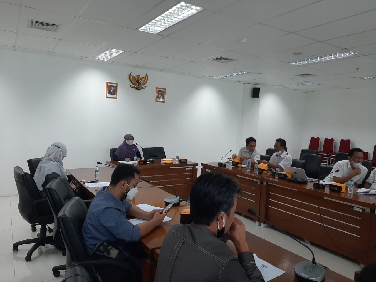 suasana rapat